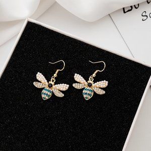 (BI) bee earrings